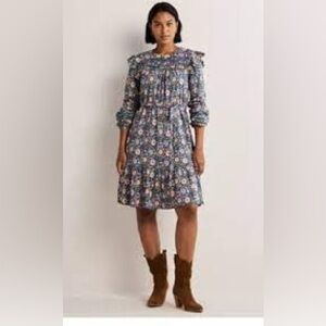 🎉HP🎉Boden Long Sleeve Tie Front Dress